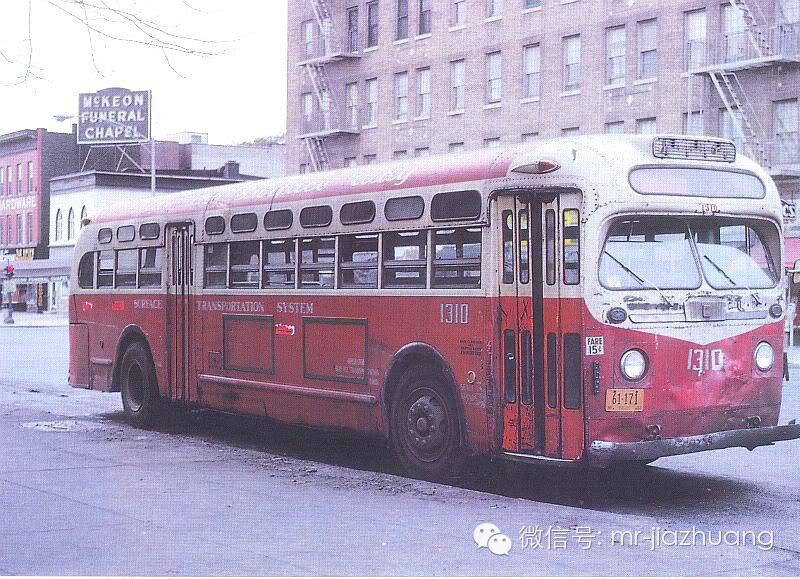 1947年，纽约一个公交司机，开上了一条和往常不一样的路