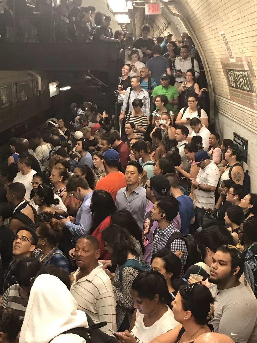 《欲望都市》剧终多年，可米兰达的人生仍在继续精彩